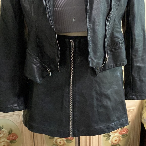 COMME LEATHER SKIRT 💋 - Picture 4 of 7